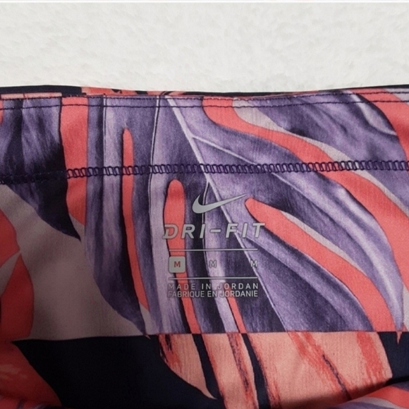 Nike Drifit Capri Leggings Womens Medium - Picture 9 of 14